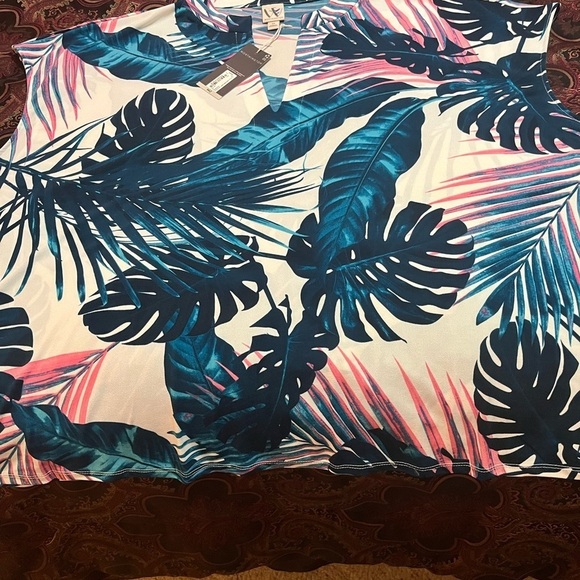 Worthington top/blouse size 5X, colors white turquoise black white pink. - Picture 13 of 13